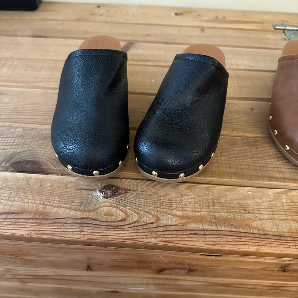 Black clogs never worn size 8.5